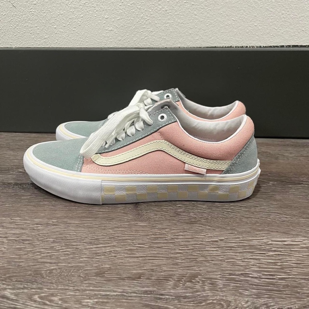 Vans - Picture 2 of 4
